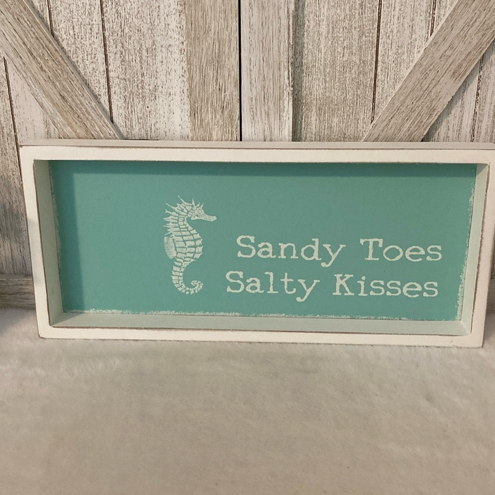 Distressed Sandy Toes Salty Kisses Hanging Sign